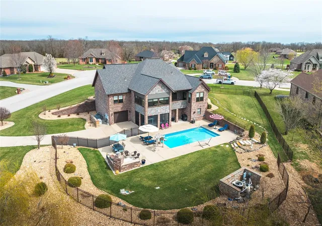Photo 1 of Single family home for sale at 999 Castle Rock Ave, Lebanon, MO 65536 | MLS# 25016398 | Listing updated on 2025-03-25