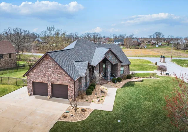 Photo 2 of Single family home for sale at 999 Castle Rock Ave, Lebanon, MO 65536 | MLS# 25016398 | Listing updated on 2025-03-25