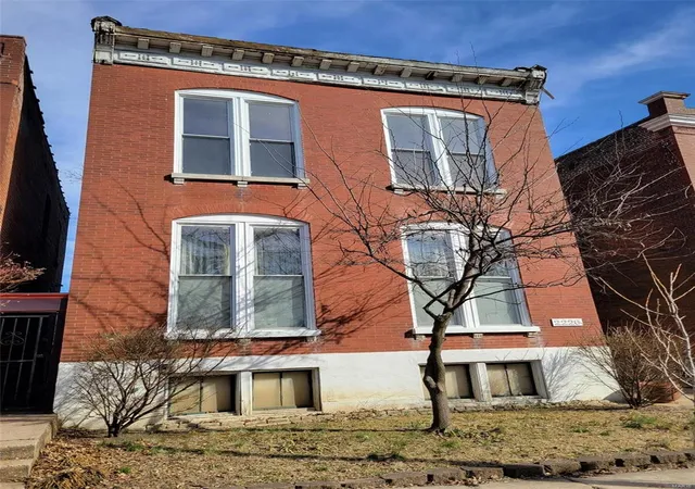 Photo 1 of Single family home for sale at 2226 Indiana Ave, Saint Louis, MO 63104 | MLS# 25016401 | Listing updated on 2025-04-01