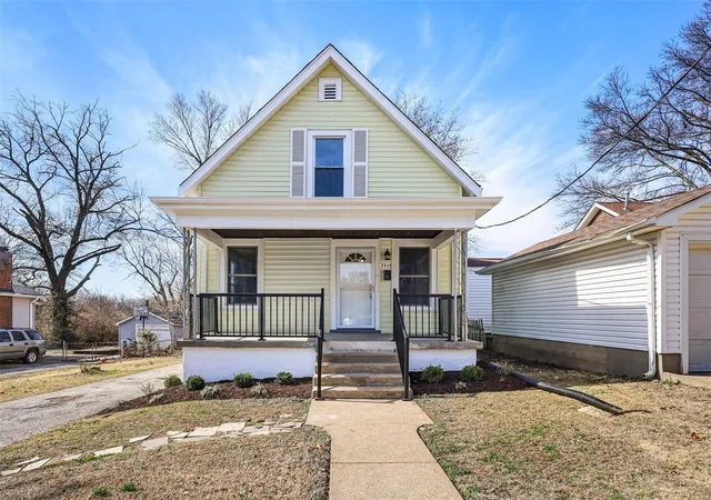 Photo 1 of Single family home for sale at 2216 Lexa Dr, Saint Louis, MO 63136 | MLS# 25016425 | Listing updated on 2025-03-19