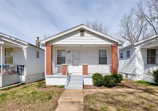 Photo 1 of Single family home for sale at 4465 S Spring Ave, Saint Louis, MO 63116 | MLS# 25016451 | Listing updated on 2025-03-19