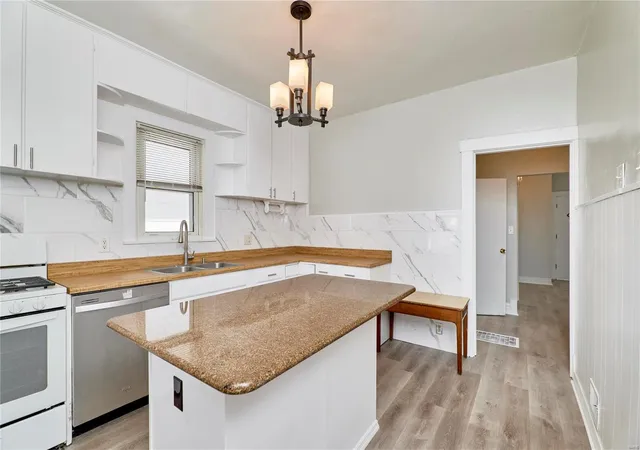 Photo 4 of Single family home for sale at 4465 S Spring Ave, Saint Louis, MO 63116 | MLS# 25016451 | Listing updated on 2025-03-19