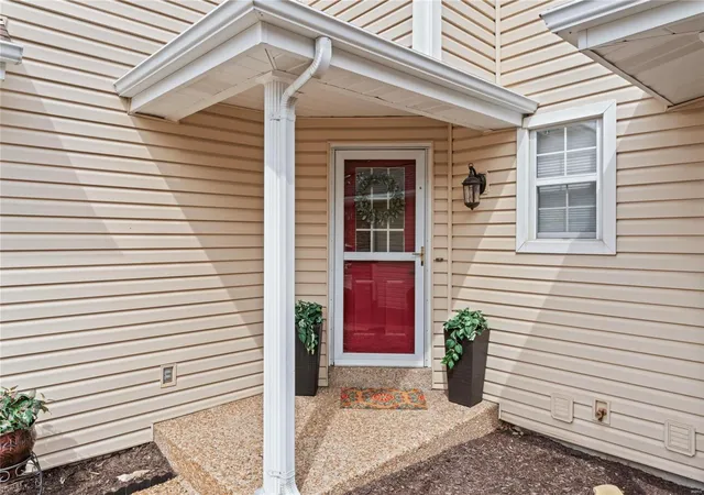 Photo 1 of Townhouse for sale at 1693 Mount Vernon Dr #2, Saint Charles, MO 63303 | MLS# 25016458 | Listing updated on 2025-03-22
