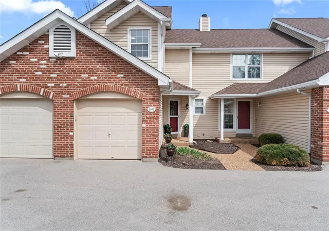 Photo 2 of Townhouse for sale at 1693 Mount Vernon Dr #2, Saint Charles, MO 63303 | MLS# 25016458 | Listing updated on 2025-03-22