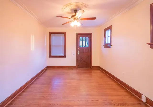 Photo 2 of Single family home for sale at 9117 Meadowbrook Ln, Saint Louis, MO 63114 | MLS# 25016478 | Listing updated on 2025-03-21