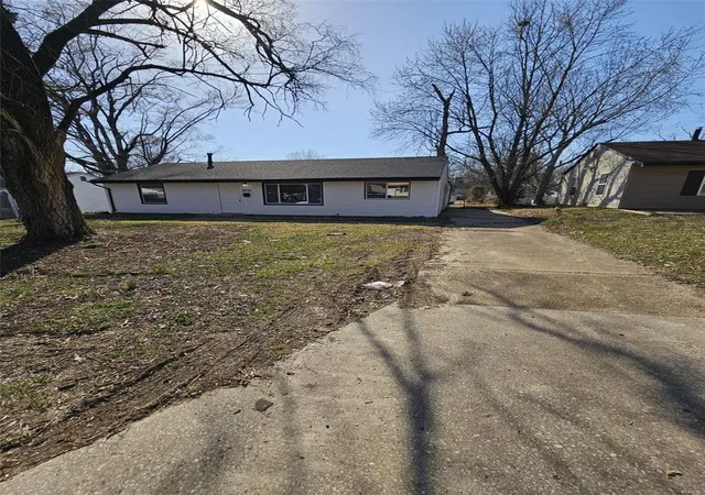 Photo 1 of Single family home for sale at 9773 Vickie Pl, Saint Louis, MO 63136 | MLS# 25016479 | Listing updated on 2025-03-18