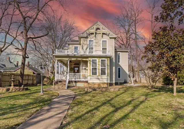 Photo 1 of Single family home for sale at 705 Jefferson St, Fulton, MO 65251 | MLS# 25016491 | Listing updated on 2025-03-19