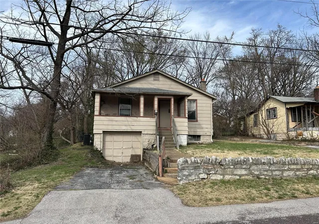 Photo 1 of Single family home for sale at 8225 Brenner Ave, Saint Louis, MO 63114 | MLS# 25016492 | Listing updated on 2025-03-19