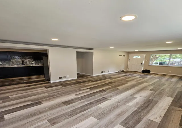 Photo 2 of Single family home for sale at 10750 Glen Garry Rd, Saint Louis, MO 63137 | MLS# 25016512 | Listing updated on 2025-03-19