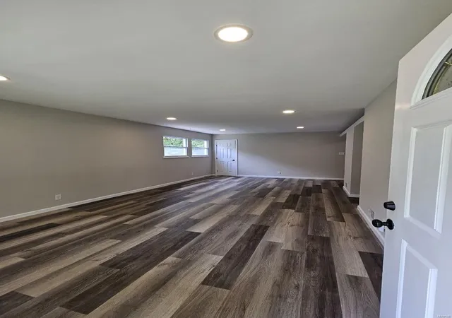 Photo 3 of Single family home for sale at 10750 Glen Garry Rd, Saint Louis, MO 63137 | MLS# 25016512 | Listing updated on 2025-03-19