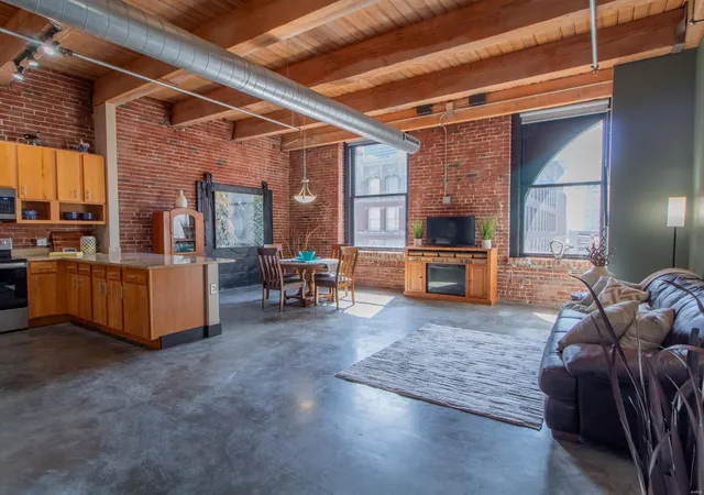 Photo 2 of Single family home for sale at 1113 Washington Ave #606, Saint Louis, MO 63101 | MLS# 25016548 | Listing updated on 2025-03-20