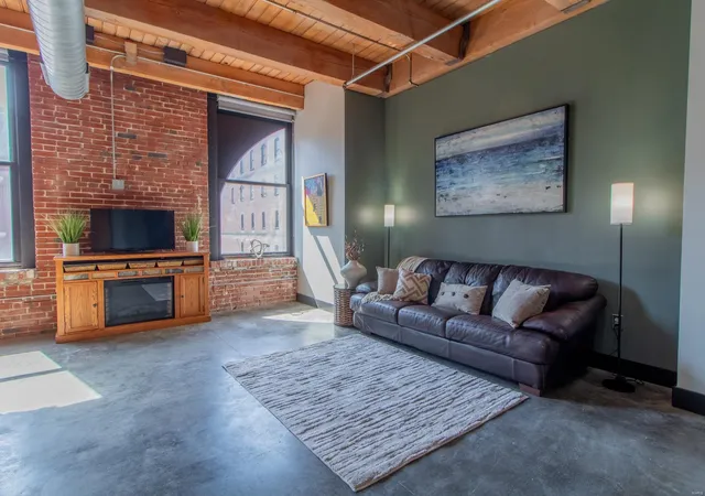 Photo 3 of Single family home for sale at 1113 Washington Ave #606, Saint Louis, MO 63101 | MLS# 25016548 | Listing updated on 2025-03-20