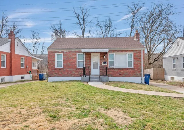 Photo 2 of Single family home for sale at 7244 Mallard Dr, Saint Louis, MO 63133 | MLS# 25016572 | Listing updated on 2025-03-20