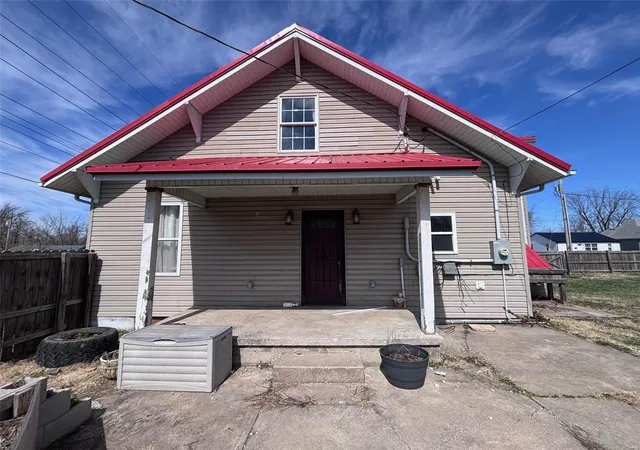 Photo 1 of Single family home for sale at 1026 Emmons St, Mexico, MO 65265 | MLS# 25016579 | Listing updated on 2025-03-19