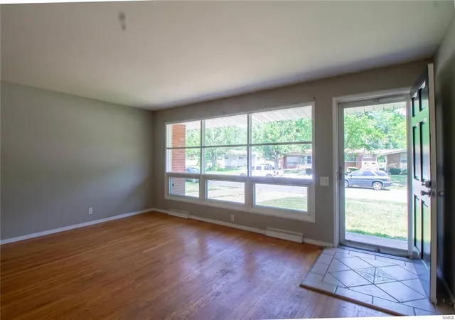 Photo 2 of Single family home for sale at 9747 Venice Dr, Saint Louis, MO 63136 | MLS# 25016612 | Listing updated on 2025-03-19