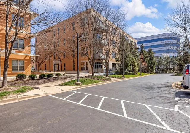 Photo 2 of Condo for sale at 630 Emerson Rd #304, Saint Louis, MO 63141 | MLS# 25016626 | Listing updated on 2025-03-21