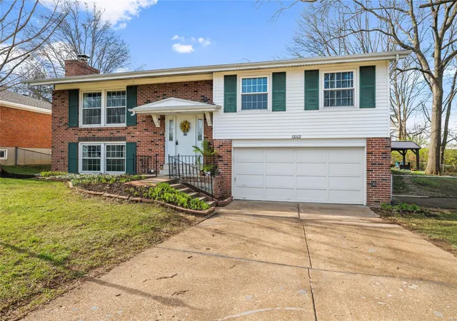 Photo 1 of Single family home for sale at 12002 Debonnaire Dr, Saint Louis, MO 63146 | MLS# 25016634 | Listing updated on 2025-03-26