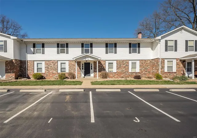 Photo 2 of Condo for sale at 2200 Willott Rd #J, Saint Peters, MO 63376 | MLS# 25016660 | Listing updated on 2025-03-24