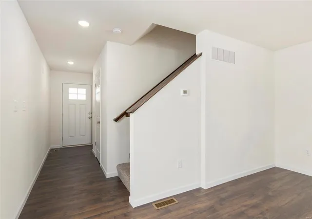 Photo 2 of Single family home for sale at 43 Fairmount Grv Dr, St Peters, MO 63376 | MLS# 25016762 | Listing updated on 2025-03-19