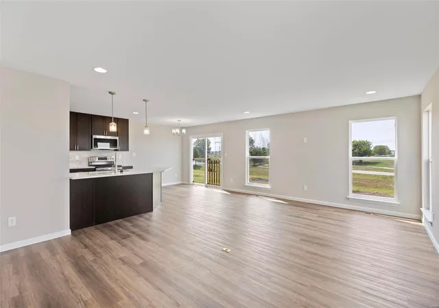 Photo 3 of Single family home for sale at 41 Fairmount Grv Dr, St Peters, MO 63376 | MLS# 25016765 | Listing updated on 2025-03-19
