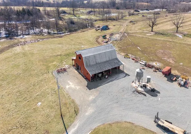 5th image of 2333 Wesley Rd, Farmington, MO 63640 | MLS# 25016790