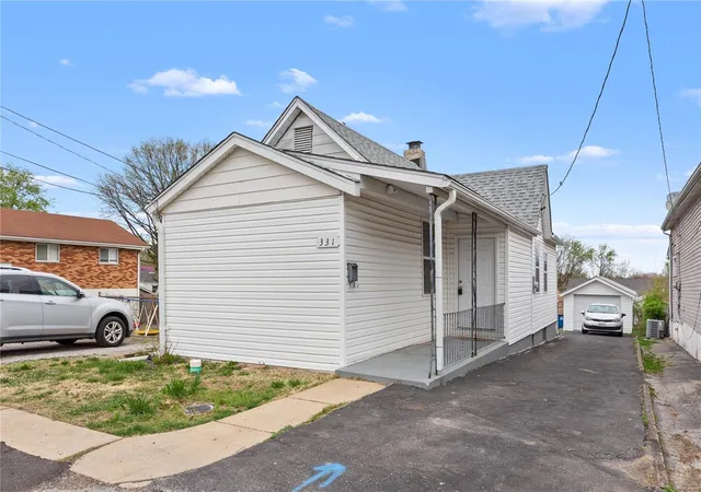 Photo 1 of Single family home for sale at 331 Lenhardt Ave, Saint Louis, MO 63125 | MLS# 25016795 | Listing updated on 2025-04-02