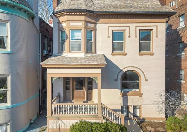 Photo 3 of Single family home for sale at 4421 Pershing Ave, Saint Louis, MO 63108 | MLS# 25016802 | Listing updated on 2025-03-21