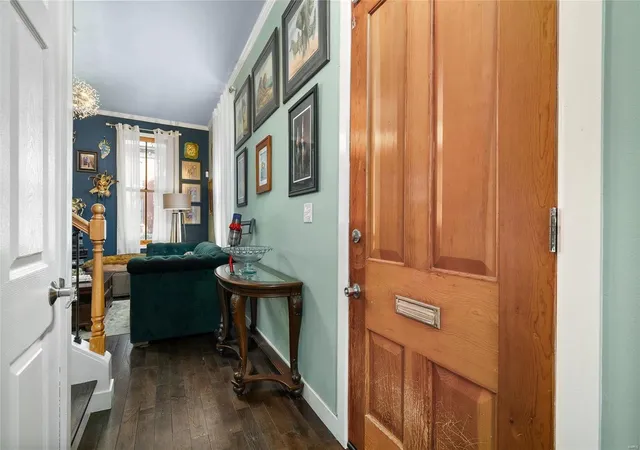 Photo 2 of Single family home for sale at 910 Rutger St, Saint Louis, MO 63104 | MLS# 25016817 | Listing updated on 2025-03-20
