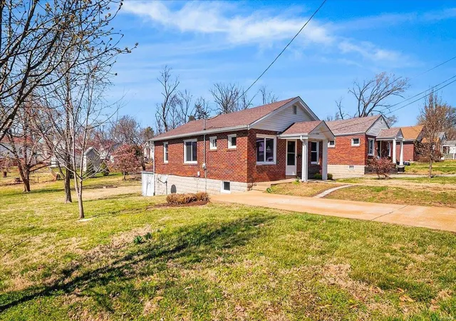 Photo 2 of Single family home for sale at 2313 Spencer Ave, Saint Louis, MO 63114 | MLS# 25016877 | Listing updated on 2025-03-20