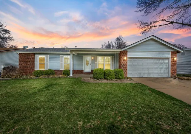 Photo 1 of Single family home for sale at 6157 Clovergreen Pl, Saint Louis, MO 63129 | MLS# 25016884 | Listing updated on 2025-03-20