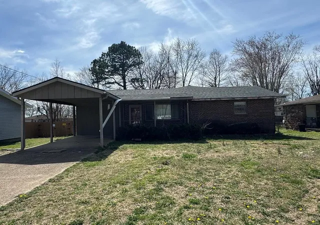 Photo 1 of Single family home for sale at 318 Henry St, Poplar Bluff, MO 63901 | MLS# 25016887 | Listing updated on 2025-03-20