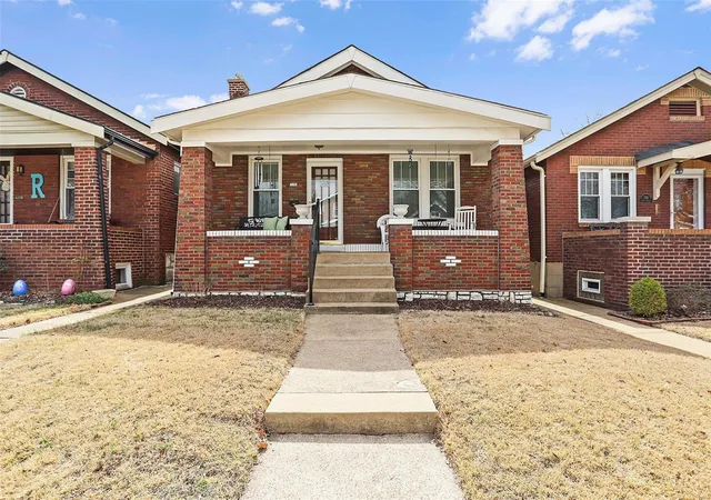 Photo 1 of Single family home for sale at 5512 Itaska St, Saint Louis, MO 63109 | MLS# 25016890 | Listing updated on 2025-03-27