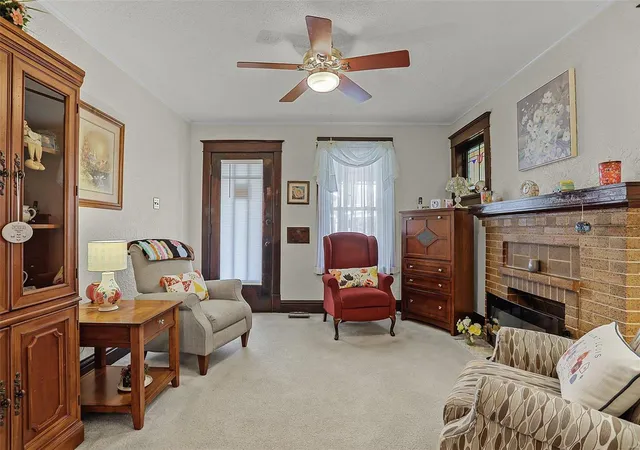 Photo 3 of Single family home for sale at 5512 Itaska St, Saint Louis, MO 63109 | MLS# 25016890 | Listing updated on 2025-03-27