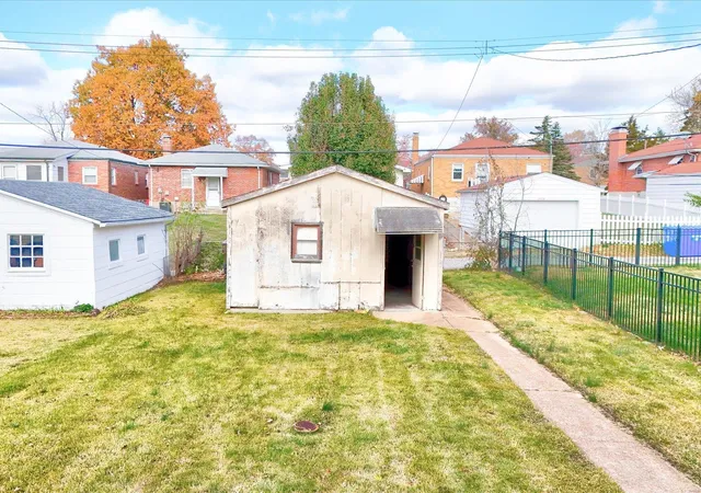 Photo 4 of Single family home for sale at 5615 Lansdowne, Saint Louis, MO 63109 | MLS# 25016900 | Listing updated on 2025-03-20