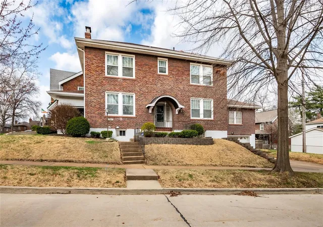 Photo 1 of Single family home for sale at 1211 Boland Pl, Saint Louis, MO 63117 | MLS# 25016908 | Listing updated on 2025-03-20