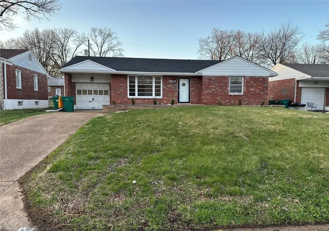 Photo 1 of Single family home for sale at 1245 Bluegrass Dr, Saint Louis, MO 63137 | MLS# 25016911 | Listing updated on 2025-03-24