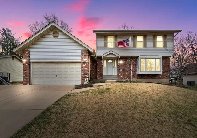 Photo 1 of Single family home for sale at 2915 Coram Dr, Saint Louis, MO 63129 | MLS# 25016968 | Listing updated on 2025-03-21