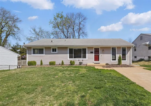 Photo 1 of Single family home for sale at 7451 Rockwood Dr, Saint Louis, MO 63123 | MLS# 25016983 | Listing updated on 2025-04-02