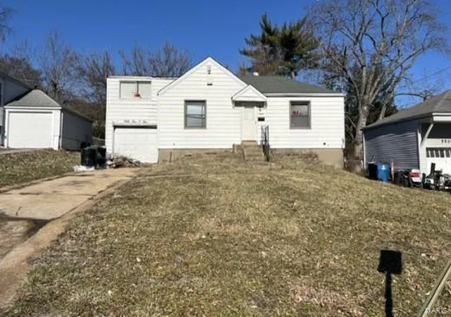 Photo 1 of Single family home for sale at 5505 Sunbury Ave, Saint Louis, MO 63136 | MLS# 25016986 | Listing updated on 2025-03-20