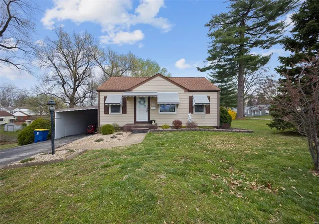 Photo 1 of Single family home for sale at 3500 Saint Sebastian Ln, Saint Ann, MO 63074 | MLS# 25017028 | Listing updated on 2025-03-28