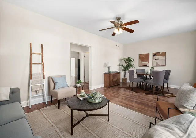 Photo 3 of Single family home for sale at 3952 Delor St, Saint Louis, MO 63116 | MLS# 25017111 | Listing updated on 2025-03-21