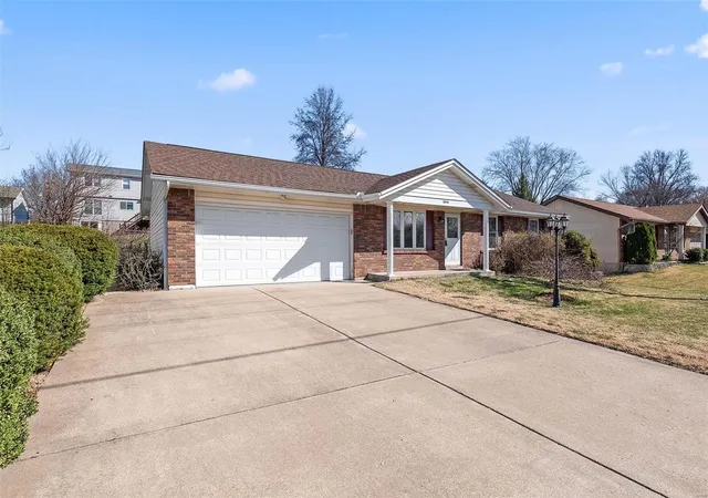 Photo 2 of Single family home for sale at 3850 Towers Rd, Saint Charles, MO 63304 | MLS# 25017166 | Listing updated on 2025-03-21