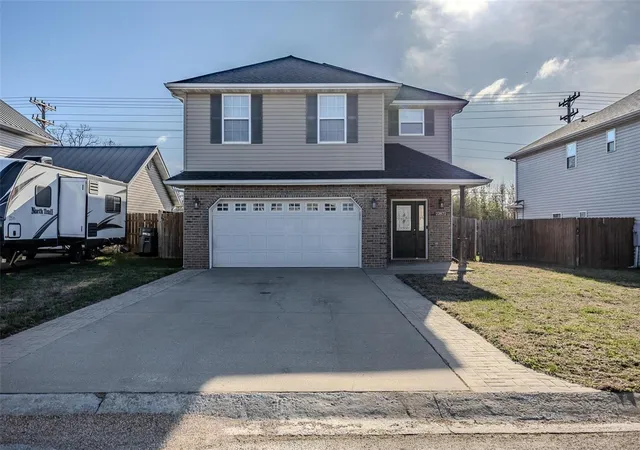 Photo 1 of Single family home for sale at 22872 Honeysuckle Rd, Saint Robert, MO 65584 | MLS# 25017192 | Listing updated on 2025-04-03