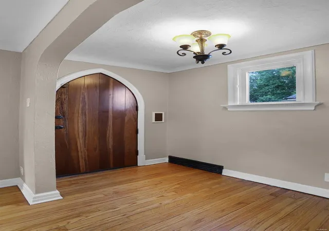 Photo 1 of Single family home for sale at 6926 Corbitt Ave, Saint Louis, MO 63130 | MLS# 25017206 | Listing updated on 2025-03-22