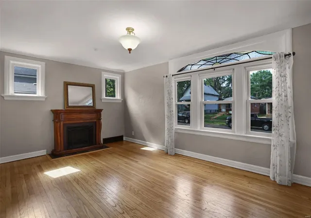 Photo 3 of Single family home for sale at 6926 Corbitt Ave, Saint Louis, MO 63130 | MLS# 25017206 | Listing updated on 2025-03-22