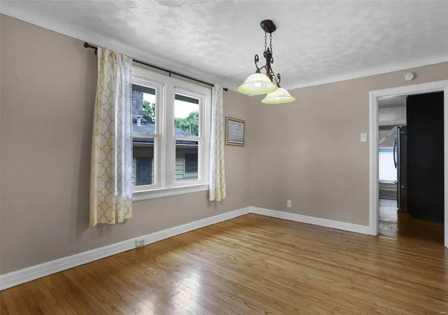 Photo 4 of Single family home for sale at 6926 Corbitt Ave, Saint Louis, MO 63130 | MLS# 25017206 | Listing updated on 2025-03-22