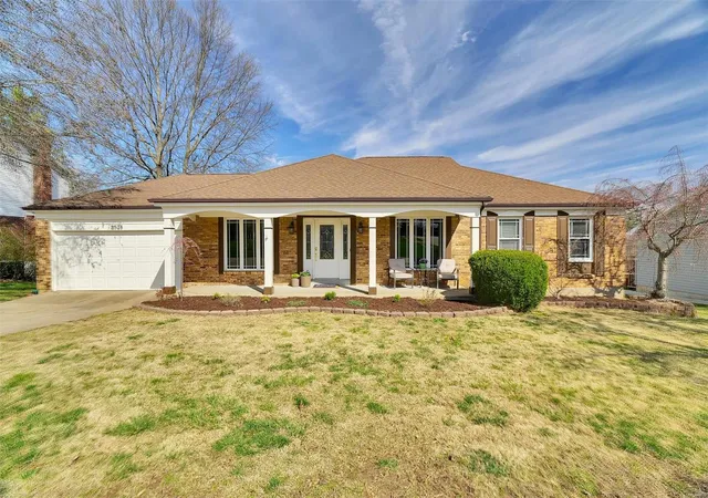 Photo 1 of Single family home for sale at 5528 Rolling Meadows Ct, Saint Louis, MO 63129 | MLS# 25017259 | Listing updated on 2025-03-27