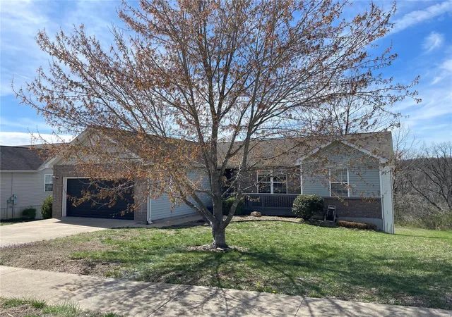 Photo 1 of Single family home for sale at 117 Lakeview Ct, Saint Robert, MO 65584 | MLS# 25017260 | Listing updated on 2025-03-26