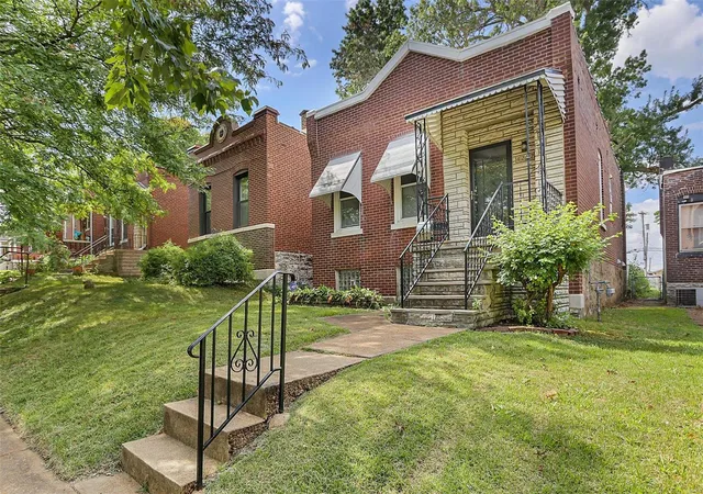 Photo 1 of Single family home for sale at 4242 Walsh St, Saint Louis, MO 63116 | MLS# 25017276 | Listing updated on 2025-03-21