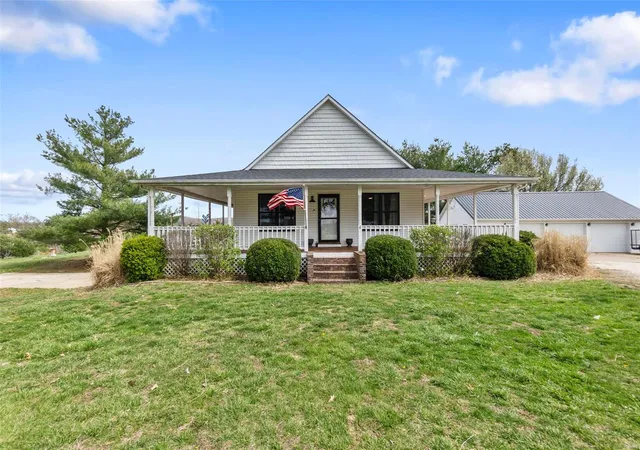 Photo 2 of Single family home for sale at 7238 State Hwy D, Jackson, MO 63755 | MLS# 25017353 | Listing updated on 2025-03-28